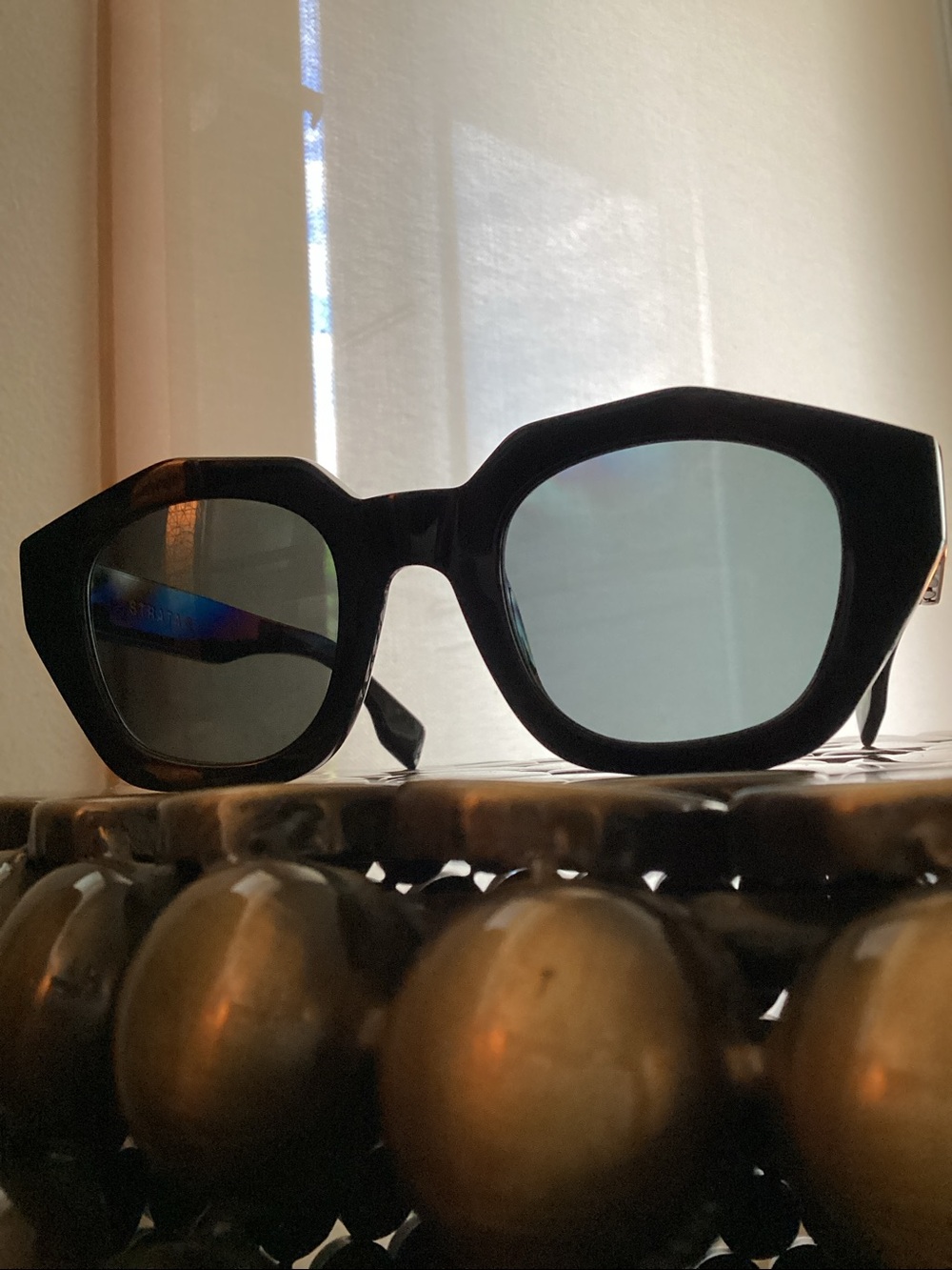 Strata Amplify Sunglasses in Black